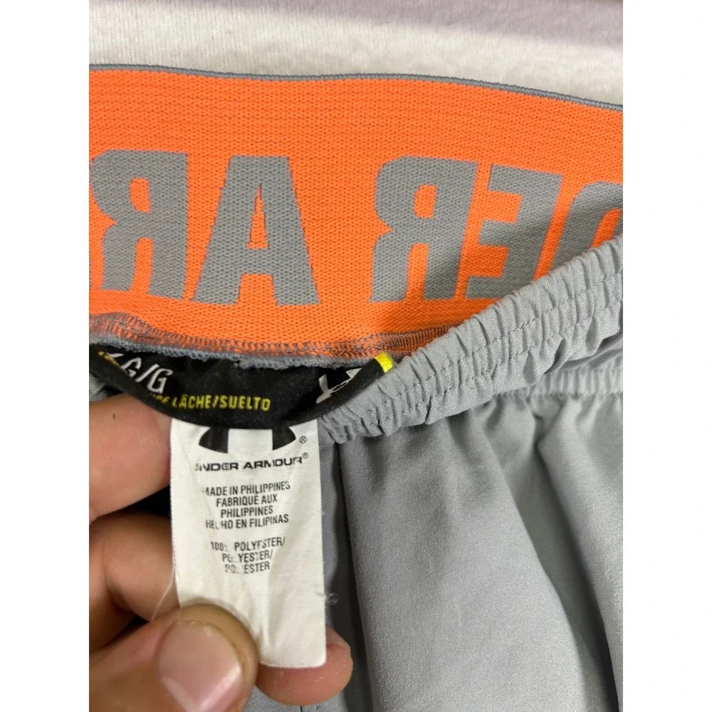Athletic Under Armour‎ Mens Large Gray Orange Loose Fit Gym Training Shorts